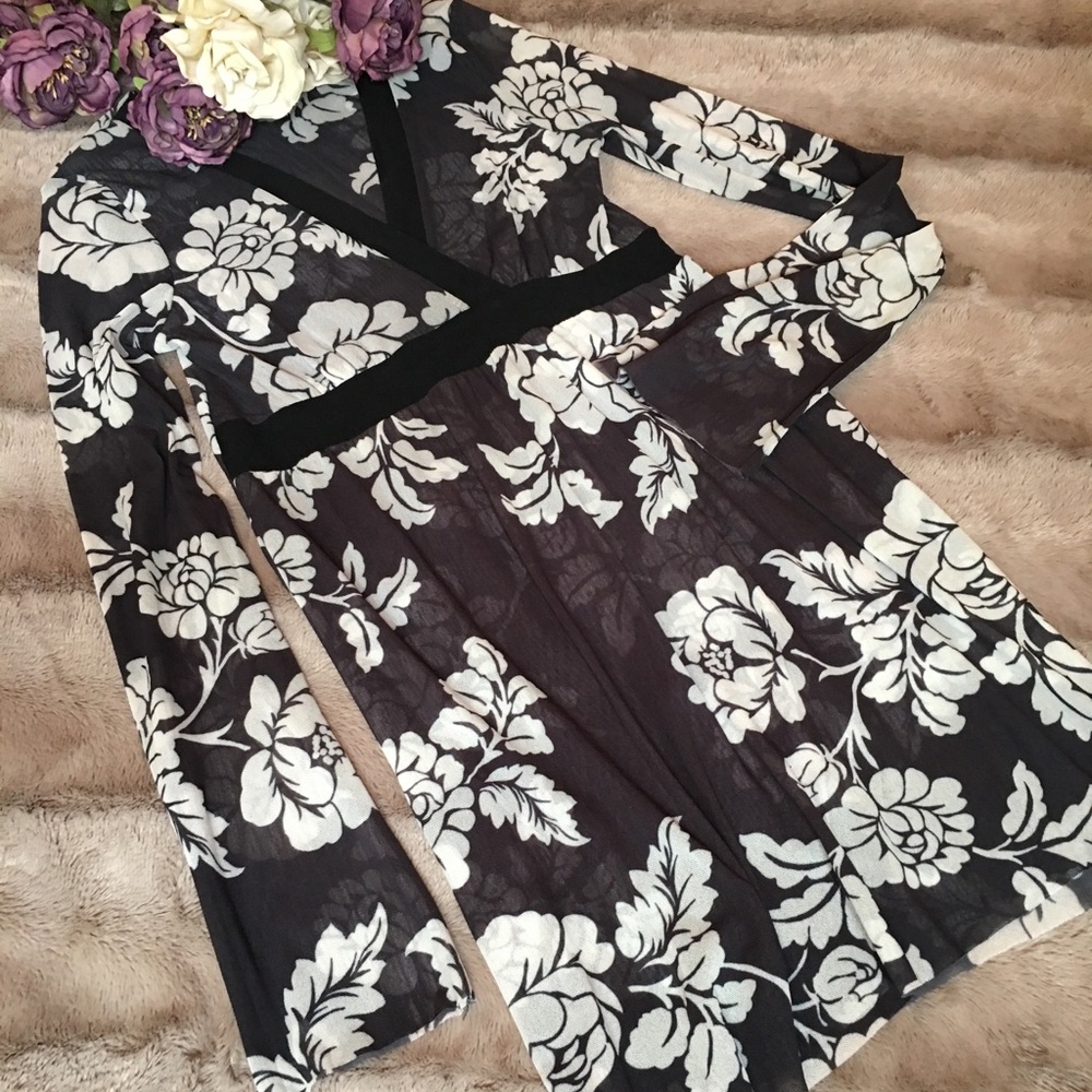 Nylon long sleeve shirt.